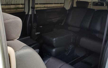 Nissan Elgrand III, 2005 год, 1 250 000 рублей, 29 фотография