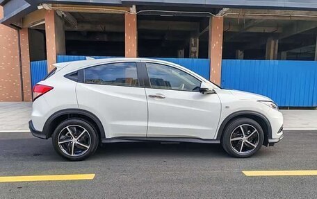 Honda Vezel, 2022 год, 1 400 000 рублей, 7 фотография