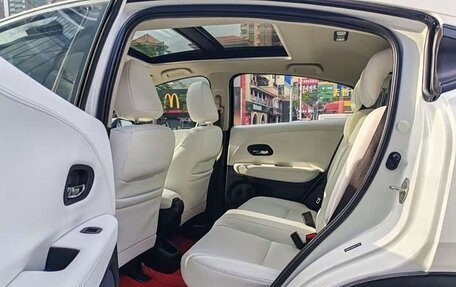 Honda Vezel, 2022 год, 1 400 000 рублей, 17 фотография