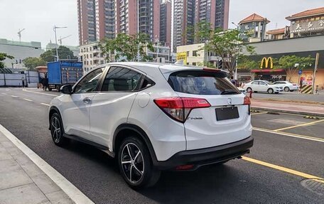 Honda Vezel, 2022 год, 1 400 000 рублей, 14 фотография