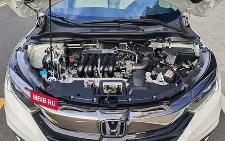 Honda Vezel, 2022 год, 1 400 000 рублей, 20 фотография