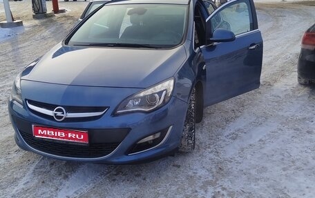 Opel Astra J, 2013 год, 800 000 рублей, 1 фотография