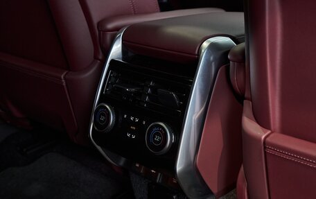 Land Rover Range Rover IV рестайлинг, 2023 год, 19 500 000 рублей, 20 фотография