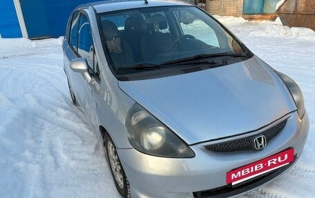 Honda Jazz I рестайлинг, 2005 год, 450 000 рублей, 2 фотография