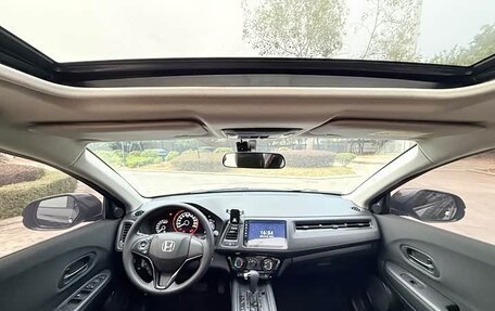 Honda Vezel, 2021 год, 1 350 000 рублей, 2 фотография