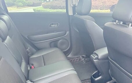 Honda Vezel, 2021 год, 1 350 000 рублей, 13 фотография