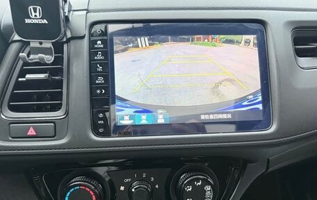 Honda Vezel, 2021 год, 1 350 000 рублей, 19 фотография