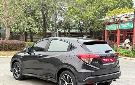Honda Vezel, 2021 год, 1 350 000 рублей, 14 фотография