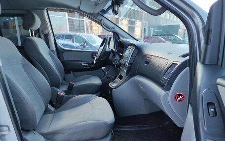 Hyundai H-1 II рестайлинг, 2011 год, 1 099 000 рублей, 10 фотография