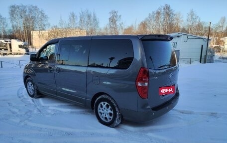 Hyundai H-1 II рестайлинг, 2011 год, 1 099 000 рублей, 4 фотография