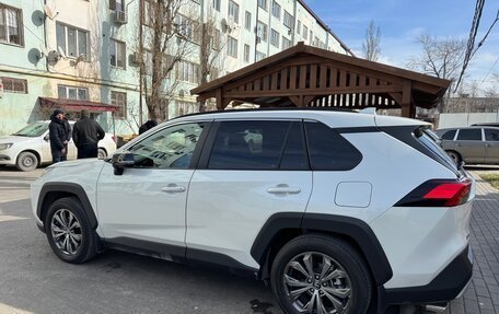 Toyota RAV4, 2023 год, 3 100 000 рублей, 4 фотография