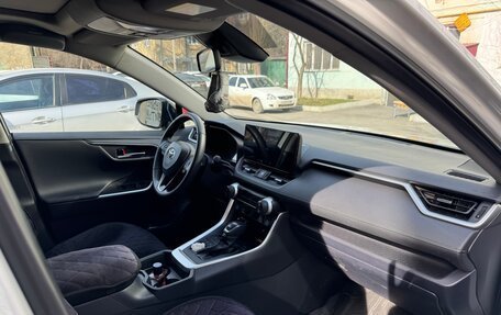 Toyota RAV4, 2023 год, 3 100 000 рублей, 7 фотография