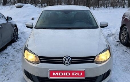 Volkswagen Polo VI (EU Market), 2013 год, 850 000 рублей, 1 фотография