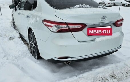 Toyota Camry, 2023 год, 3 990 000 рублей, 7 фотография