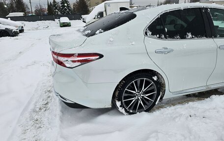 Toyota Camry, 2023 год, 3 990 000 рублей, 10 фотография