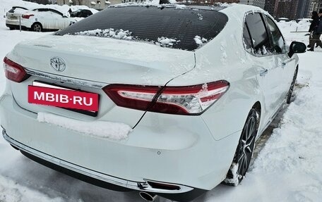 Toyota Camry, 2023 год, 3 990 000 рублей, 9 фотография