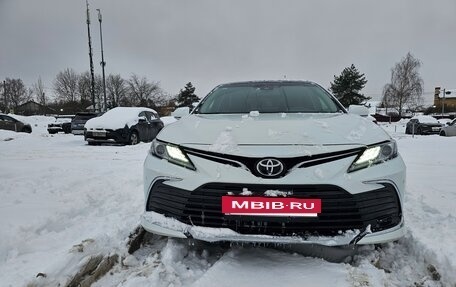 Toyota Camry, 2023 год, 3 990 000 рублей, 21 фотография