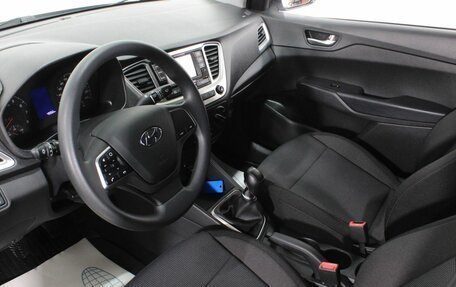 Hyundai Solaris II рестайлинг, 2021 год, 1 390 000 рублей, 8 фотография