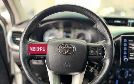 Toyota Hilux VIII, 2021 год, 6 990 000 рублей, 27 фотография