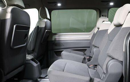 Volkswagen Multivan, 2022 год, 5 777 000 рублей, 12 фотография