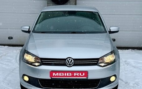Volkswagen Polo VI (EU Market), 2012 год, 940 000 рублей, 2 фотография
