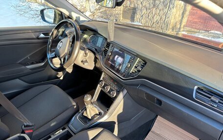 Volkswagen T-Roc I, 2018 год, 1 650 000 рублей, 6 фотография