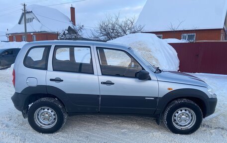 Chevrolet Niva I рестайлинг, 2012 год, 495 000 рублей, 5 фотография