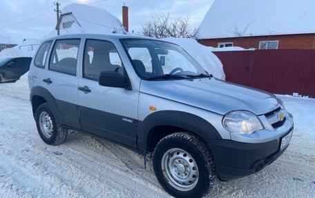 Chevrolet Niva I рестайлинг, 2012 год, 495 000 рублей, 2 фотография