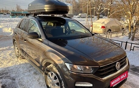 Volkswagen T-Roc I, 2018 год, 1 650 000 рублей, 2 фотография