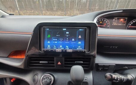 Toyota Sienta II, 2019 год, 1 650 000 рублей, 9 фотография