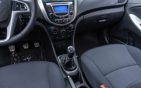 Hyundai Solaris II рестайлинг, 2013 год, 819 000 рублей, 20 фотография