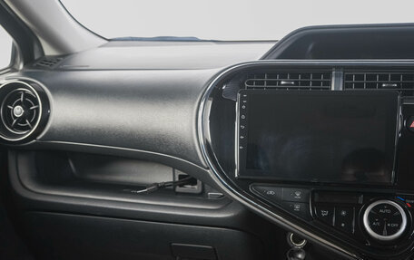 Toyota Aqua I, 2019 год, 1 349 000 рублей, 13 фотография