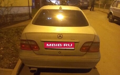 Mercedes-Benz CLK-Класс, 2000 год, 350 000 рублей, 2 фотография