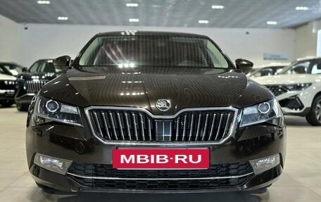 Skoda Superb III рестайлинг, 2015 год, 1 830 000 рублей, 2 фотография