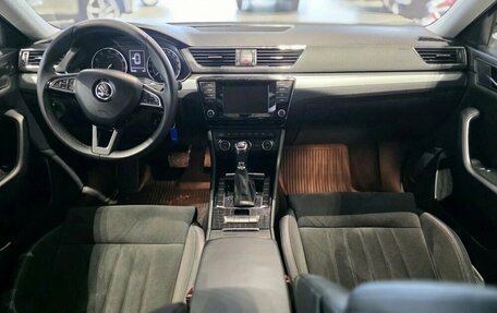 Skoda Superb III рестайлинг, 2015 год, 1 830 000 рублей, 15 фотография