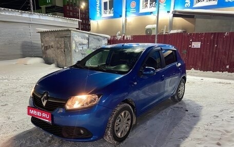 Renault Sandero II рестайлинг, 2016 год, 900 000 рублей, 5 фотография