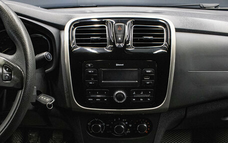 Renault Logan II, 2017 год, 799 000 рублей, 6 фотография