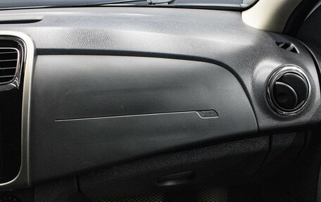 Renault Logan II, 2017 год, 799 000 рублей, 7 фотография