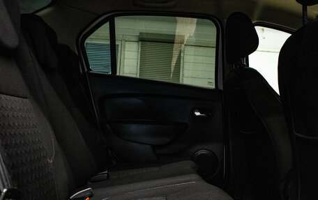 Renault Logan II, 2017 год, 799 000 рублей, 10 фотография