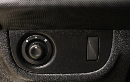 Renault Logan II, 2017 год, 799 000 рублей, 13 фотография