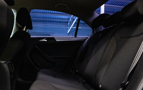 Volkswagen Jetta VI, 2011 год, 1 099 000 рублей, 10 фотография