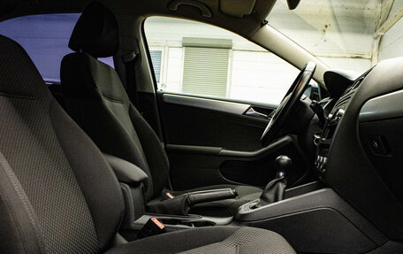 Volkswagen Jetta VI, 2011 год, 1 099 000 рублей, 12 фотография