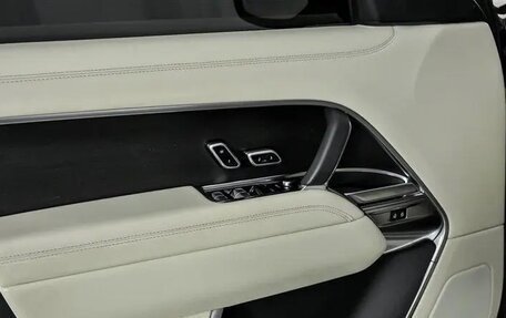 Land Rover Range Rover IV рестайлинг, 2022 год, 14 500 000 рублей, 16 фотография