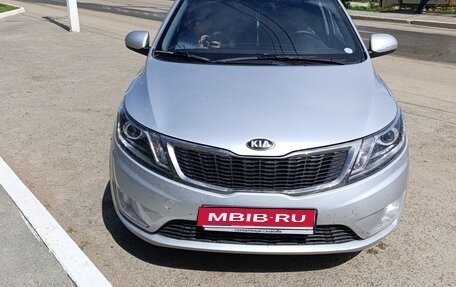 KIA Rio III рестайлинг, 2013 год, 890 000 рублей, 1 фотография