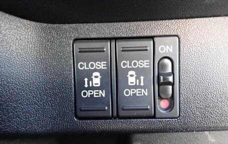 Honda Stepwgn IV, 2016 год, 1 520 000 рублей, 15 фотография