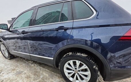 Volkswagen Tiguan II, 2017 год, 2 490 000 рублей, 3 фотография