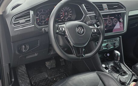Volkswagen Tiguan II, 2017 год, 2 490 000 рублей, 12 фотография