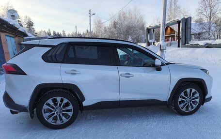 Toyota RAV4, 2020 год, 3 300 000 рублей, 4 фотография