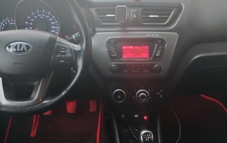 KIA Rio III рестайлинг, 2015 год, 700 000 рублей, 2 фотография