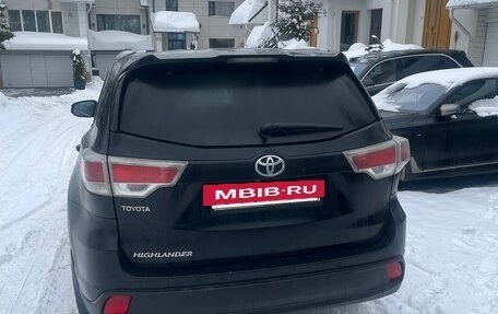 Toyota Highlander III, 2014 год, 2 350 000 рублей, 4 фотография